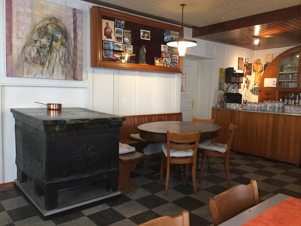 לינה וארוחת בוקר Trun Cafe Olga מראה חיצוני תמונה
